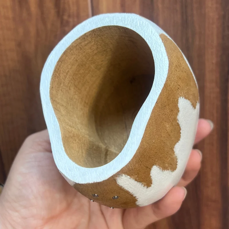 Mate ranchero artesanal color blanco con clavitos - Imagen 5