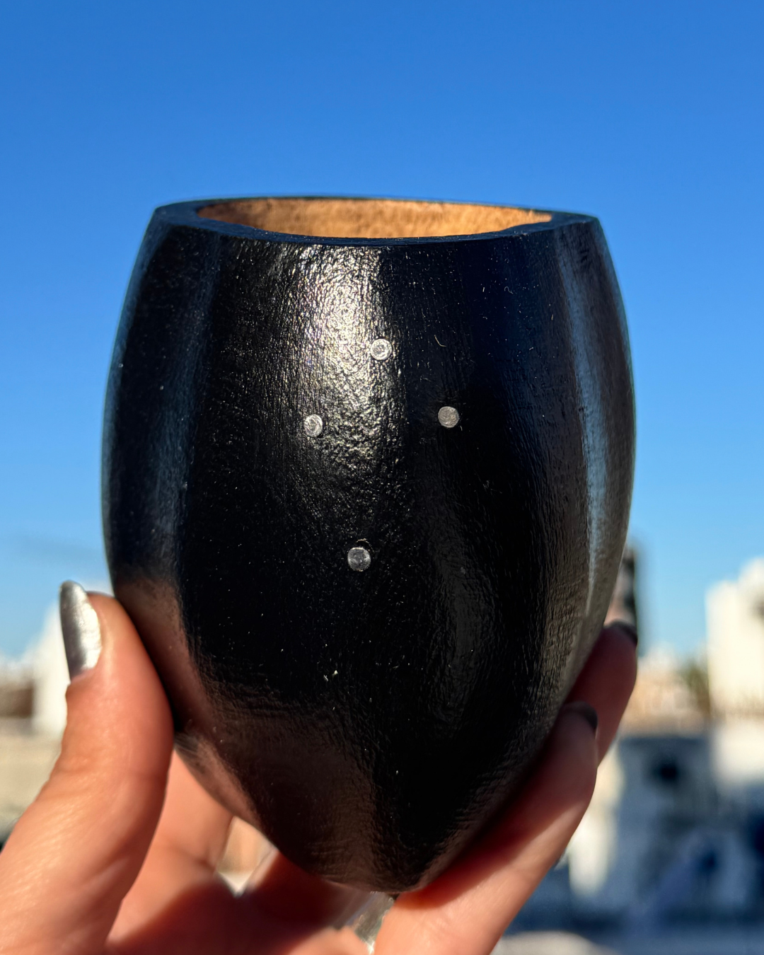 Mate ranchero artesanal color total black con clavitos