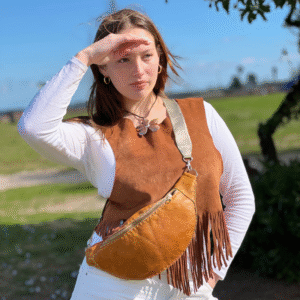 Maxi Riñonera de cuero ocre y dorado