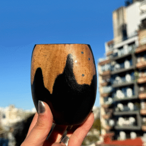 Mate ranchero artesanal color negro con clavitos