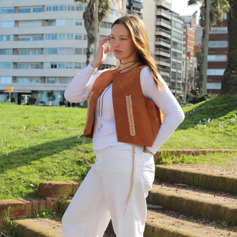 Chaleco de cuero diseño espiga - Imagen 9